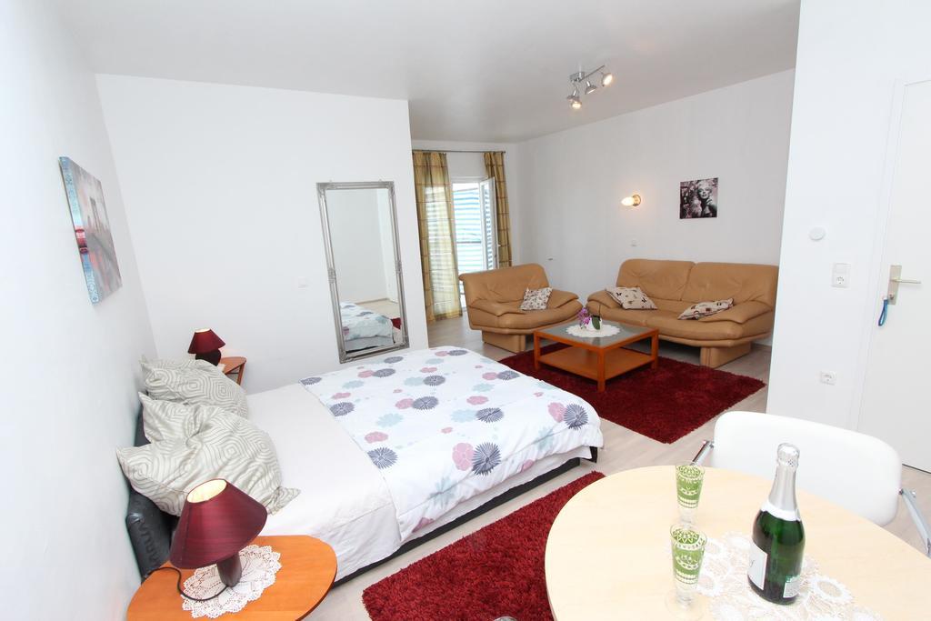 Rooms And Apartments Sally روفينج المظهر الخارجي الصورة