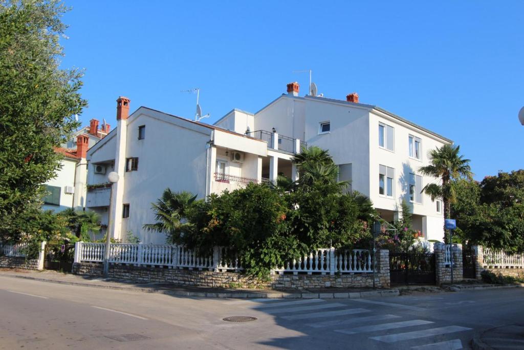 Rooms And Apartments Sally روفينج المظهر الخارجي الصورة