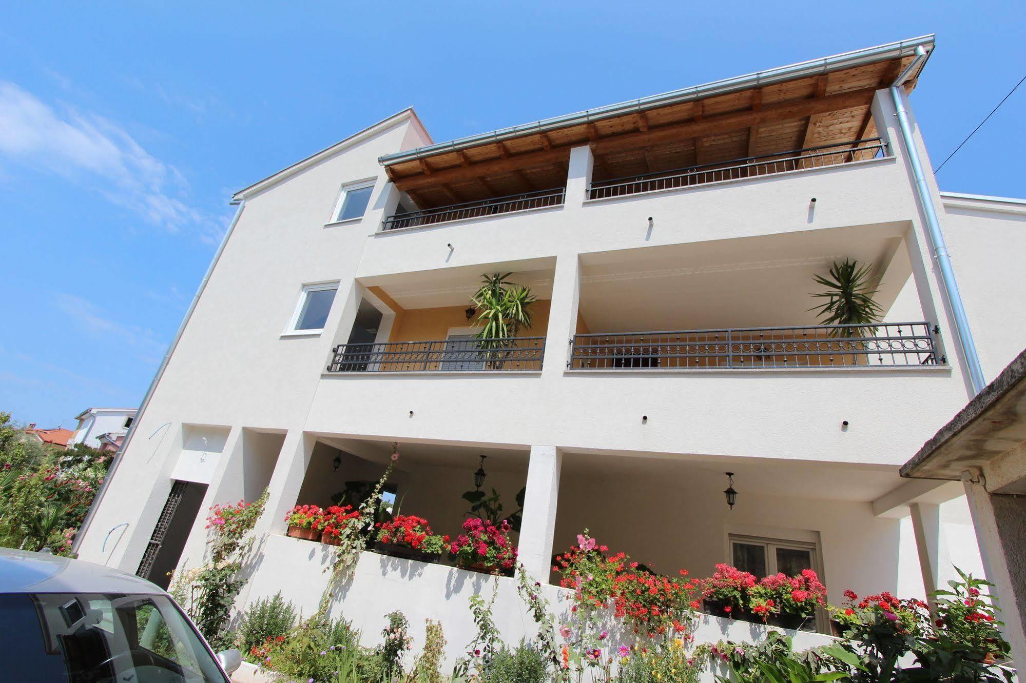 Rooms And Apartments Sally روفينج المظهر الخارجي الصورة